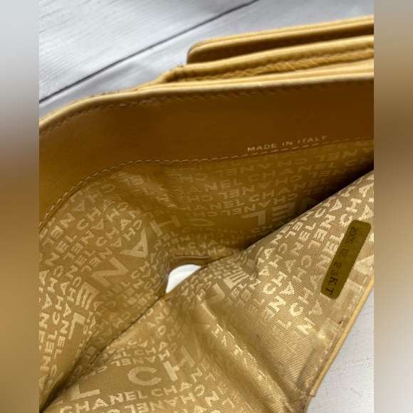 SOLD- CHANEL lambskin bifold wallet w/ COA - Picture 8 of 10